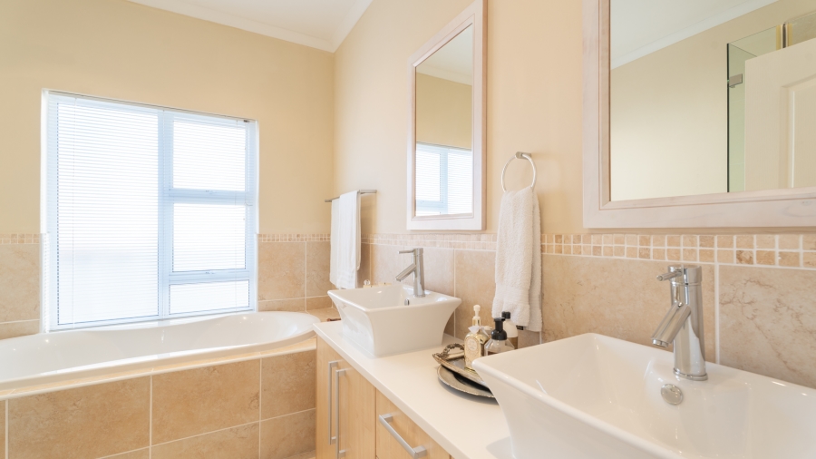 4 Bedroom Property for Sale in Calypso Beach Western Cape